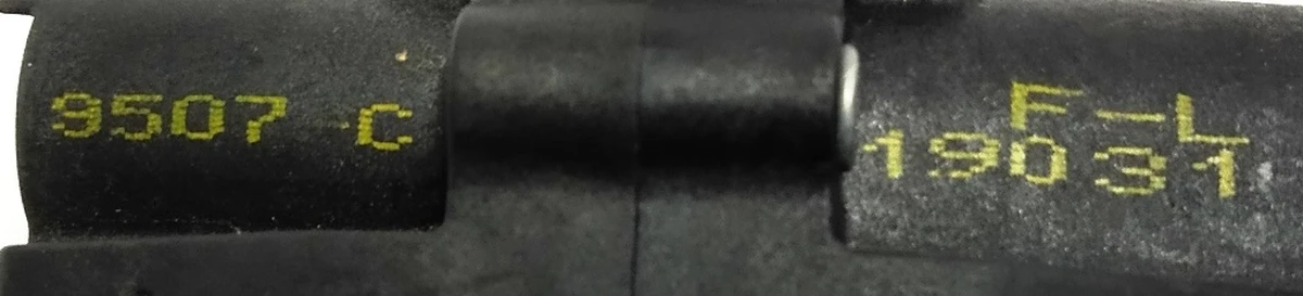 7 Ограничитель двери передней левой Tesla model 3 1089507-00-D