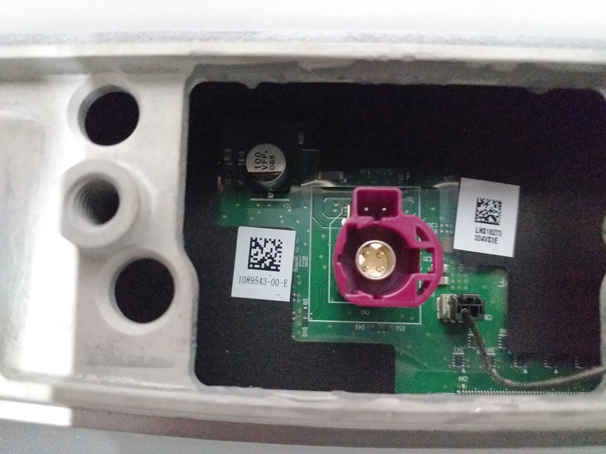 1 Дисплей з тачскрином Tesla model 3 1089543-00-H