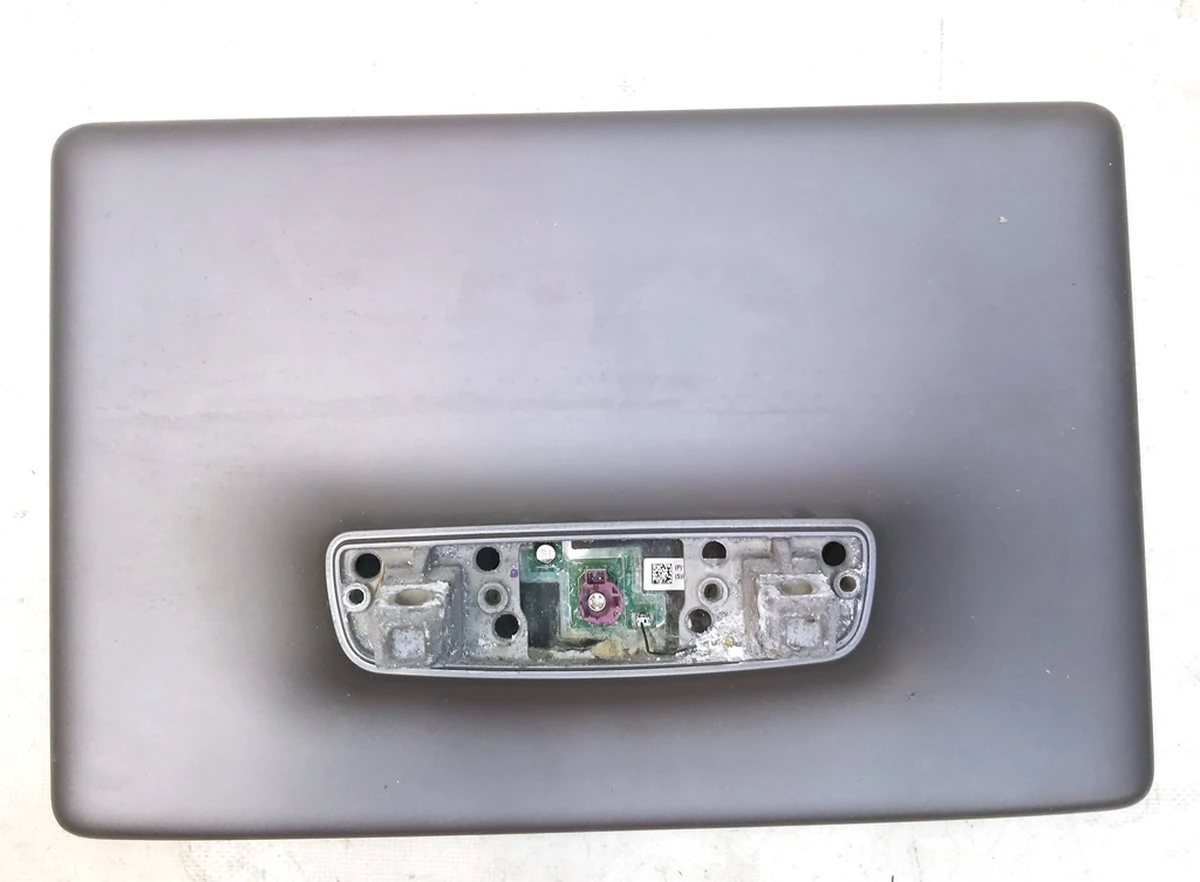 1 Дисплей з тачскрином некондиція Tesla model 3 1089543-00-H