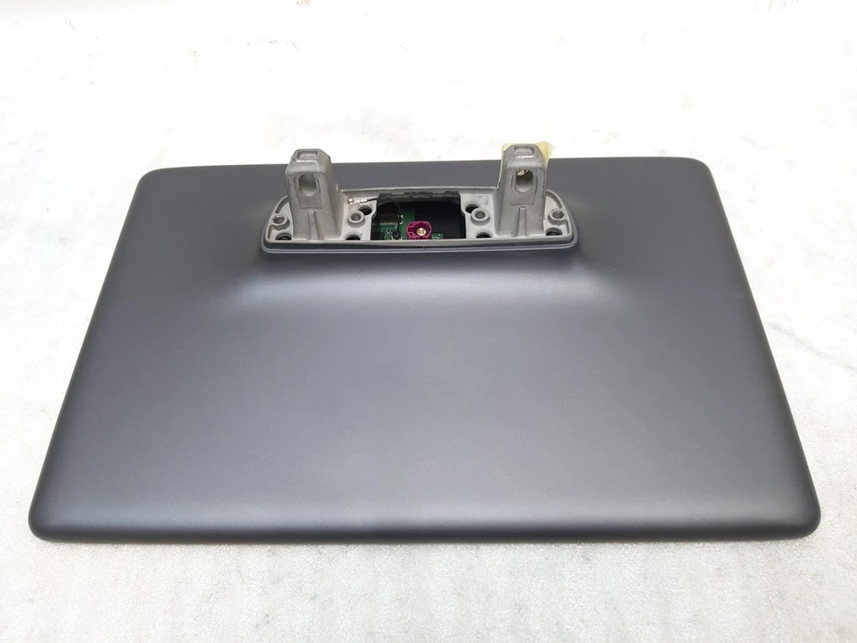 1 Дисплей з тачскрином з пошкодженням корпусу екрану, повітряні бульбашки Tesla model 3, Y 1089543-00-H