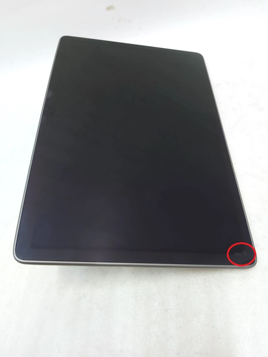 1 Дисплей з тачскрином з пошкодженням корпусу екрану, повітряні бульбашки Tesla model 3, Y 1089543-00-H