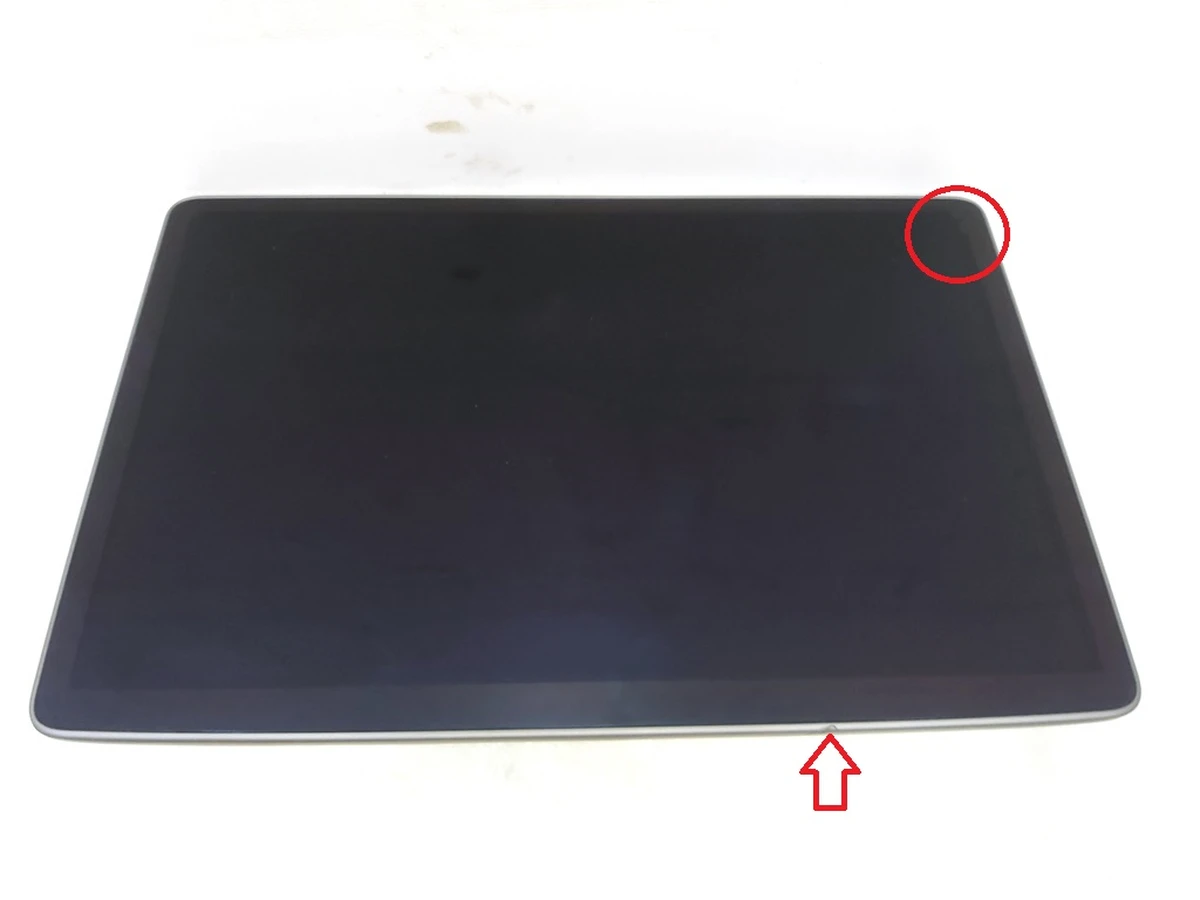 1 Дисплей з тачскрином з пошкодженням корпусу екрану, повітряні бульбашки Tesla model 3, Y 1089543-00-H