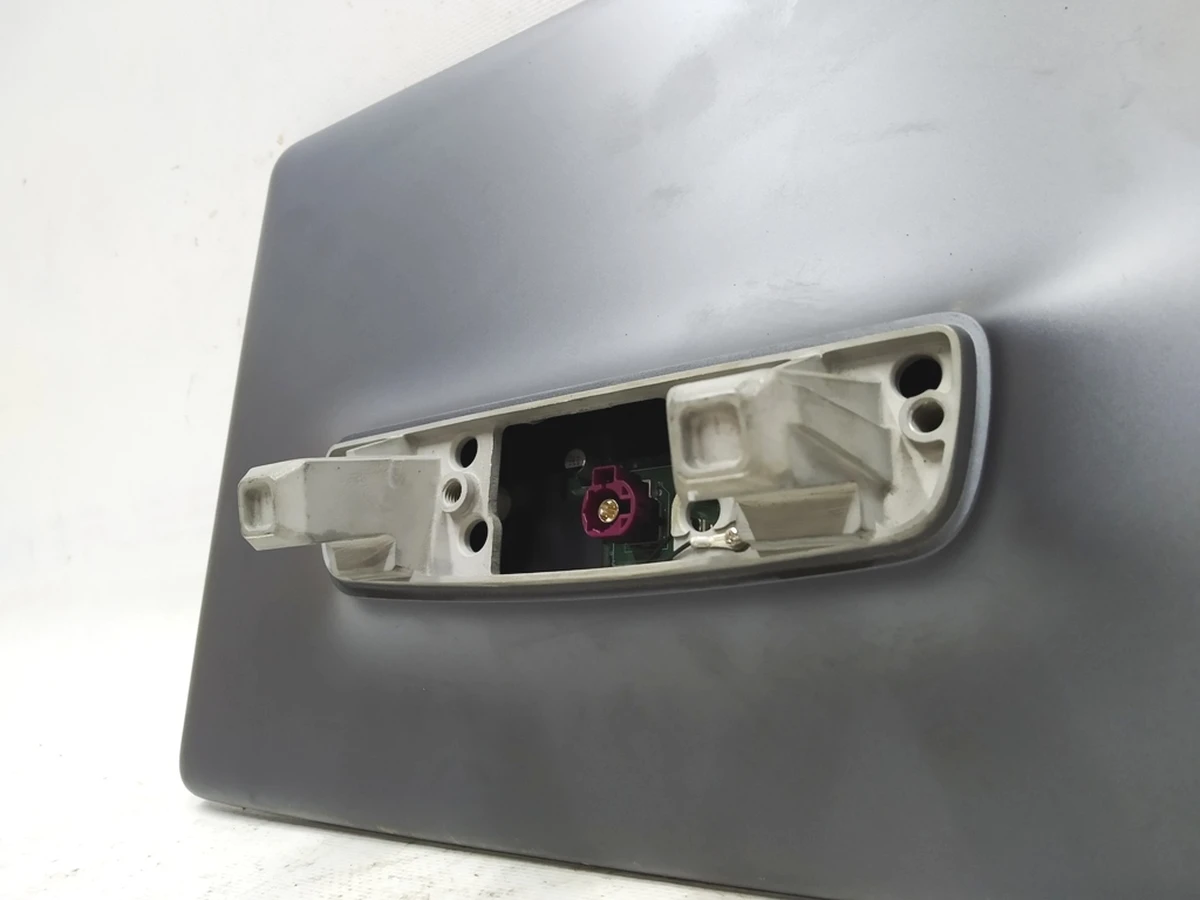 1 Дисплей з тачскріном Tesla model 3, model Y 1089543-00-H