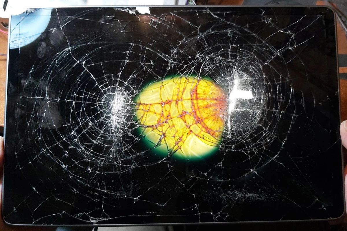 1 Дисплей з тачскрином робітник із пошкодженням екрану Tesla model 3, model Y 1089543-00-H