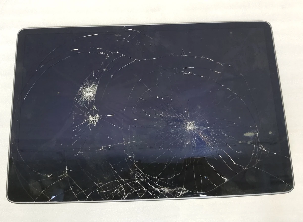 1 Дисплей з тачскрином робітник із пошкодженням екрану Tesla model 3, model Y 1089543-00-H