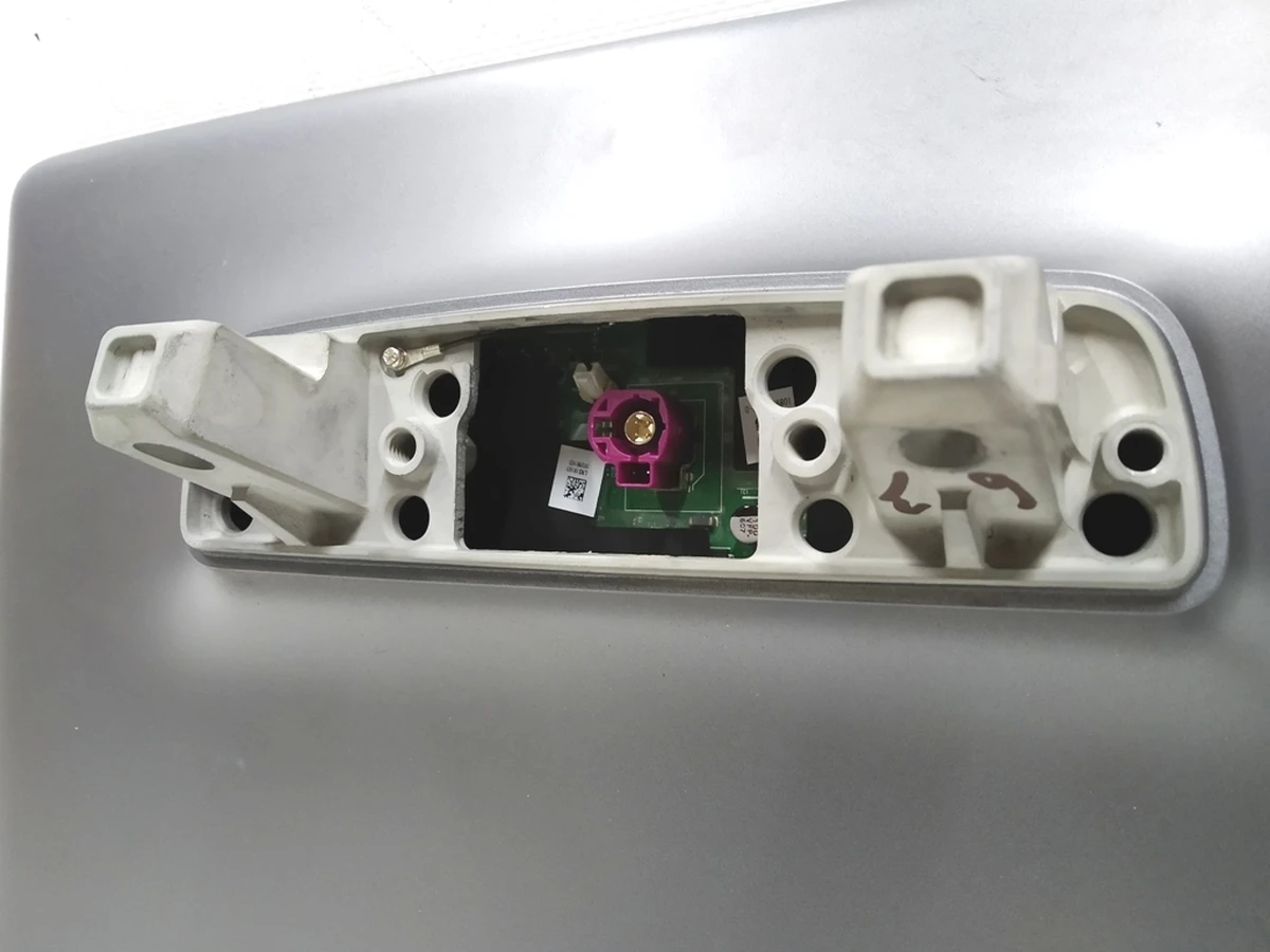 1 Дисплей з тачскрином Tesla model 3 1089543-00-H