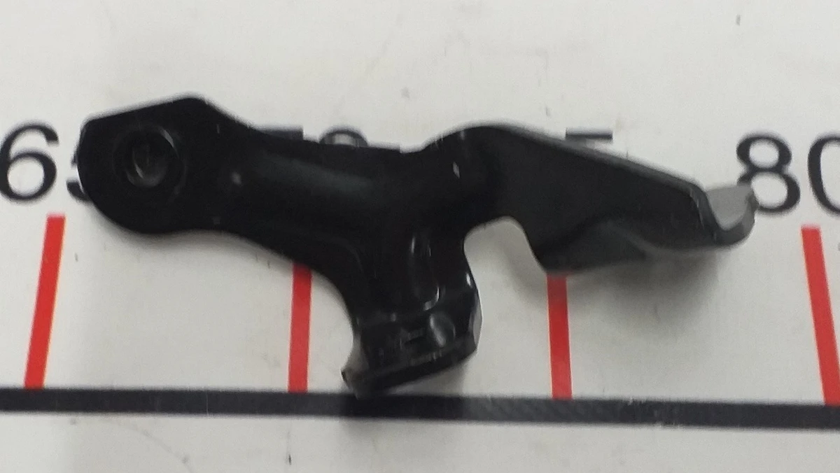 4 Кронштейн амортизатора капота нижній правий Tesla model 3 1089586-00-C