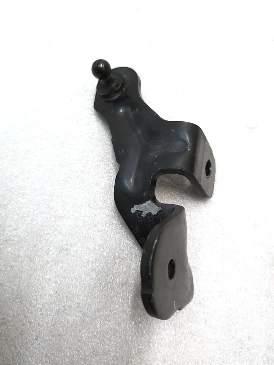 4 Кронштейн амортизатора капота нижній правий Tesla model 3 1089586-00-C