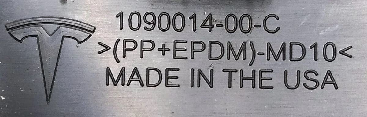 4 Крышка блока переключателей двери передней правой Tesla model 3 1090014-00-D