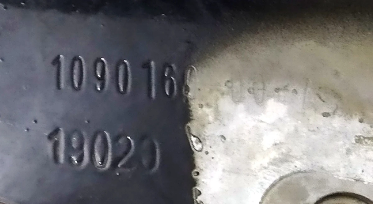 47 Чверть передня права кронштейн кріплення крила внутрішній Tesla model 3 1090160-S0-A