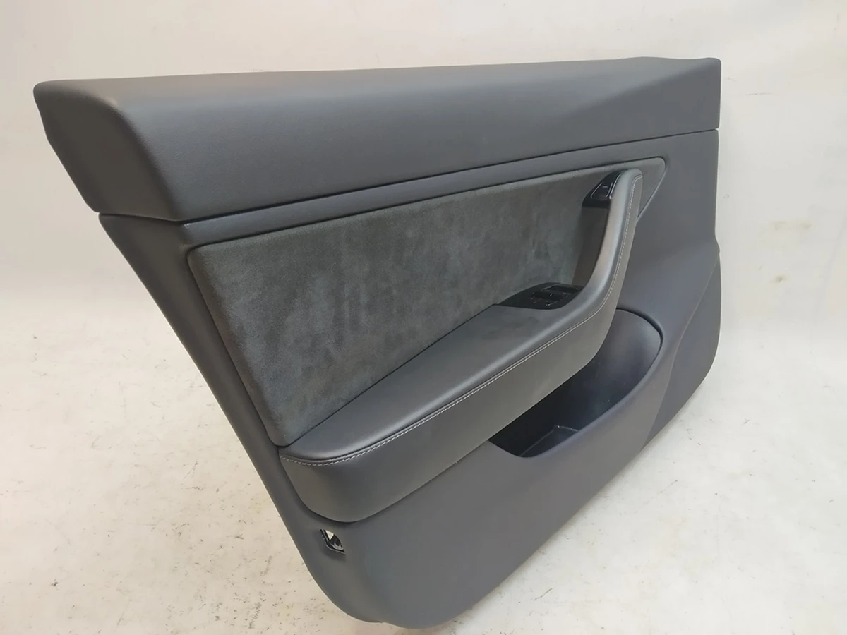 1 Карта двери передней левой PREM BLACK (отделка мягкая) c блоком стеклопод.(глянец) с повреждением Tesla model 3 1090409-91-L