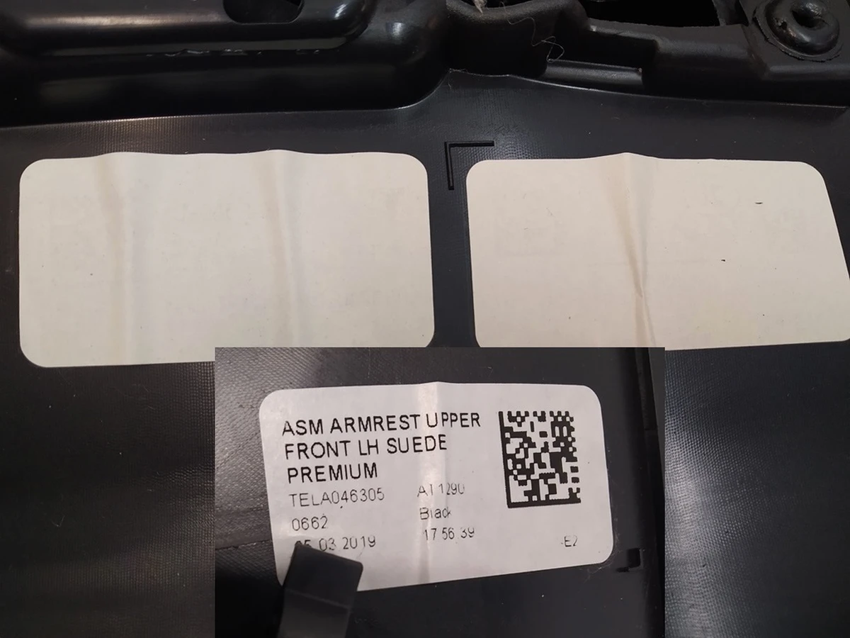 1 Карта двери передней левой PREM BLACK (отделка мягкая) c блоком стеклопод.(глянец) с повреждением Tesla model 3 1090409-91-L