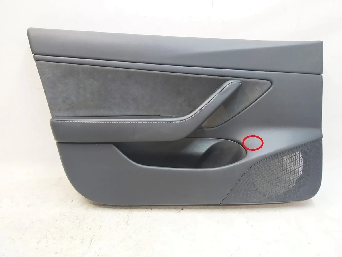 1 Карта двери передней левой PREM BLACK (отделка мягкая) c блоком стеклопод.(глянец) с повреждением Tesla model 3 1090409-91-L