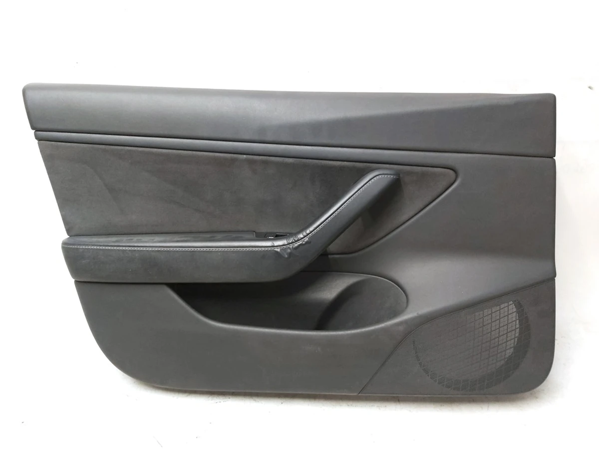 1 Карта двери передней левой PREM BLACK c блоком стеклоподъёмника (глянец) с повреждением Tesla model 3 1090409-91-L