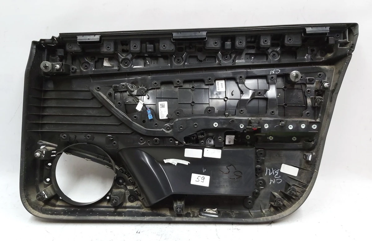 1 Карта дверей передньої лівої PREM BLACK без декоративної накладки на динамік та блоку керування склопідйомником Tesla model 3 1090409-01-H