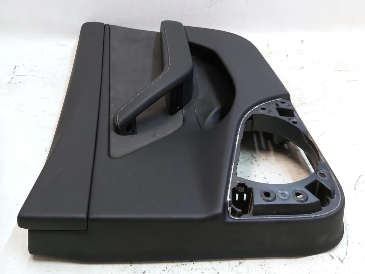 1 Карта двери передней правой PREM BLACK в частичном сборе с блоком регулировки стеклоподъемника с повреждением Tesla model 3 1090411-91-K