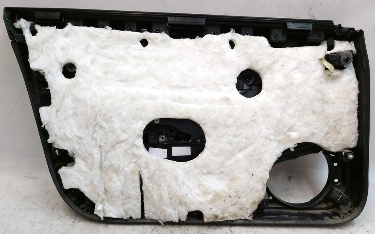 1 Карта двери передней правой PREM BLACK в частичном сборе с блоком регулировки стеклоподъемника с повреждением Tesla model 3 1090411-91-K