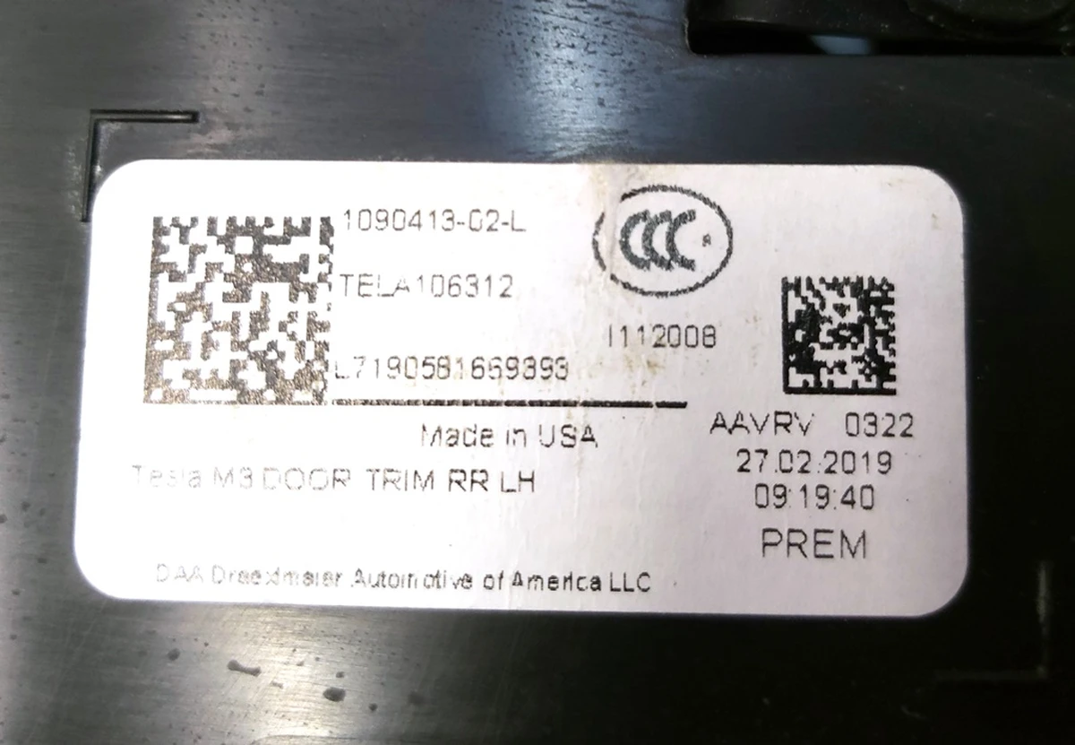 1 Rear left door card PREM WHITE with damage Tesla model 3 1090413-01-L