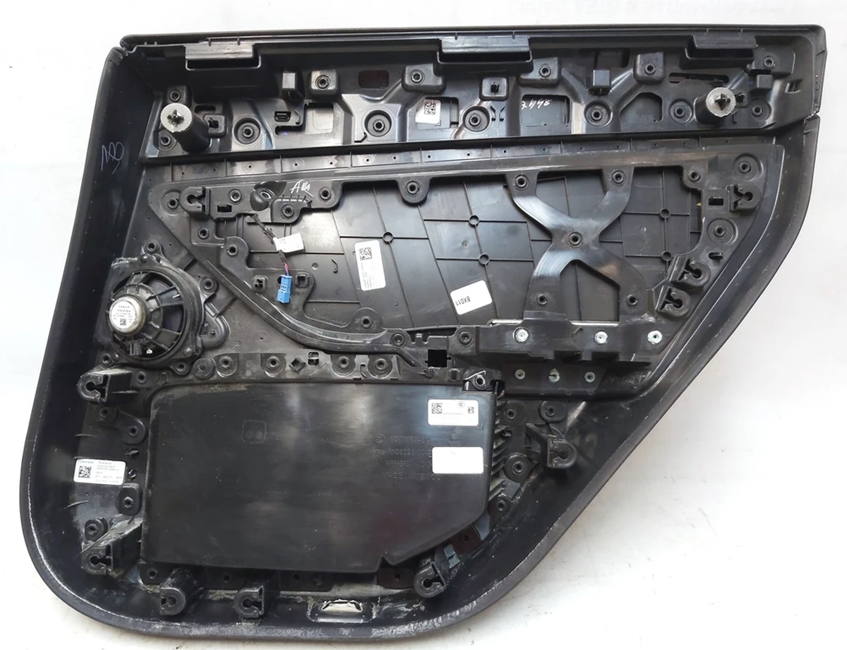 1 Rear left door card PREM WHITE with damage Tesla model 3 1090413-01-L