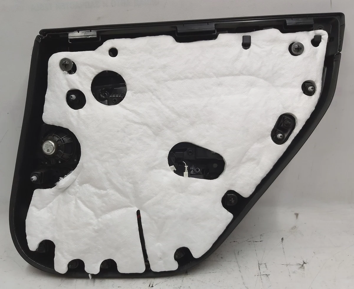 1 Карта дверей задніх лівих у зборі з бл. реєстр. скло. та динам. PREM BLACK (з ушкодж.) Tesla model 3 1090413-01-M