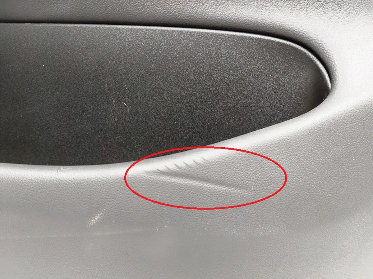 1 M3, DOOR TRIM, REAR LH, PREM BLACK speakers with damage Tesla model 3 1090413-01-M