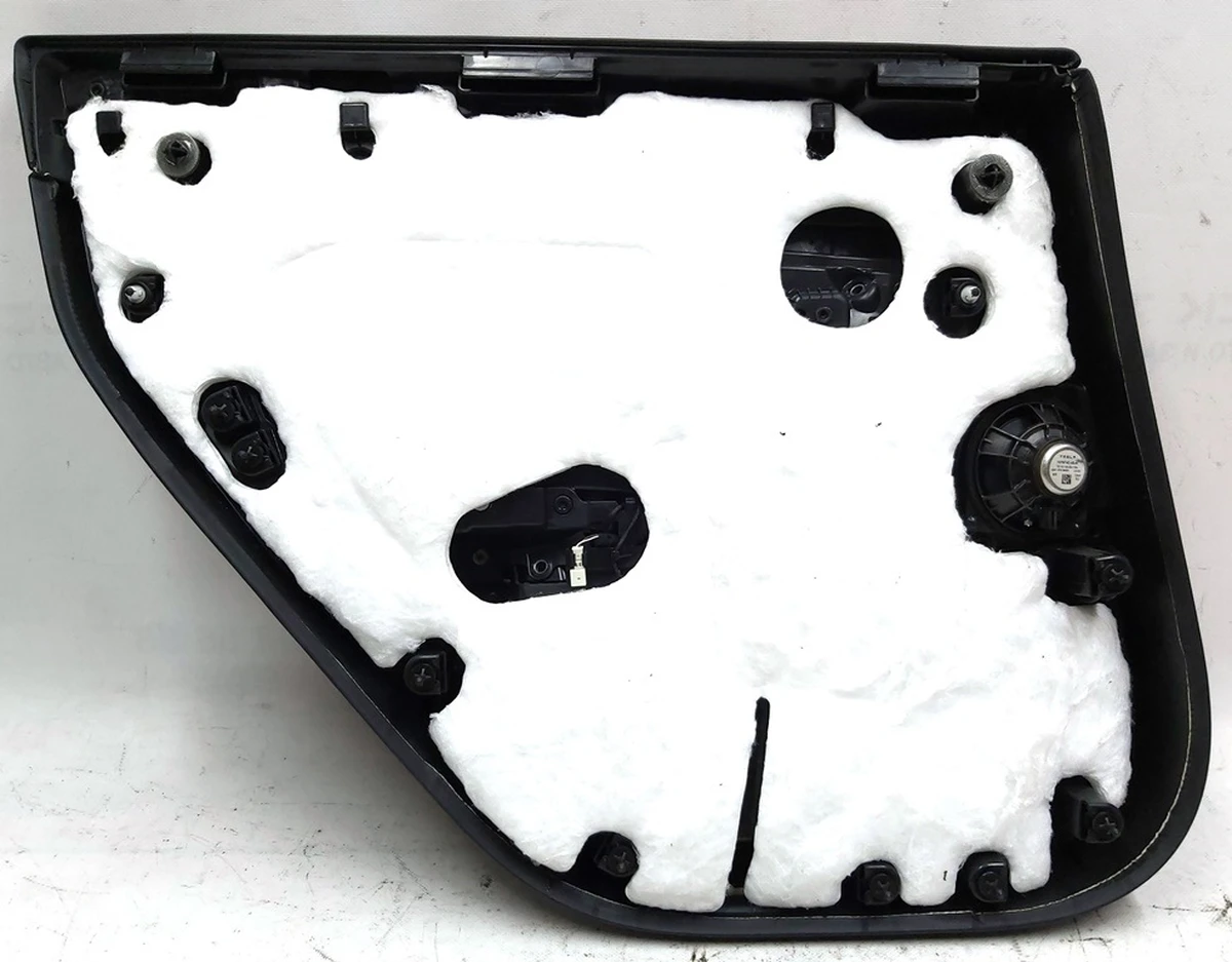 11 Rear right door card assembly PREM BLACK damagedTesla model 3 1090415-01-M