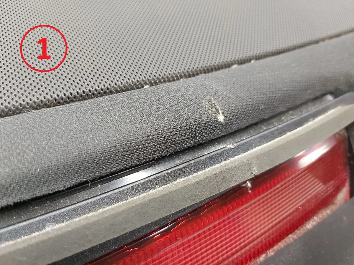 3 Полиця багажного відсіку верхня у зборі з пошкодженням Tesla model 3 1128021-00-E