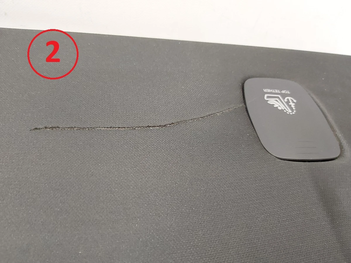 3 Полиця багажного відсіку верхня у зборі з пошкодженням Tesla model 3 1128021-00-E