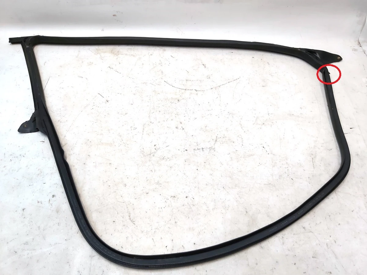 1 Seal, Front, BODY,PRIMARY,LH with damage Tesla model 3 1090499-00-K