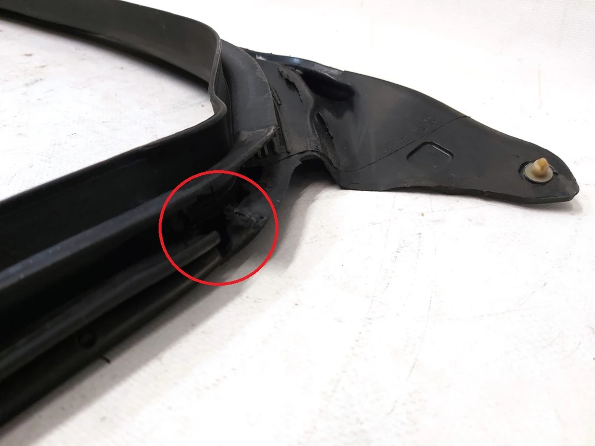 1 Seal, Front, BODY,PRIMARY,LH with damage Tesla model 3 1090499-00-K