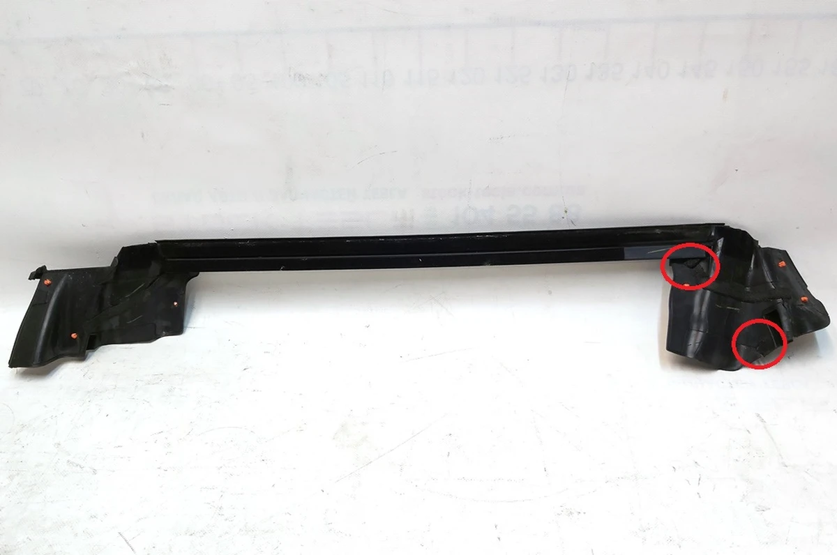 1 Уплотнитель стекла внутрений двери задней левой с повреждением Tesla model 3 1090503-00-F