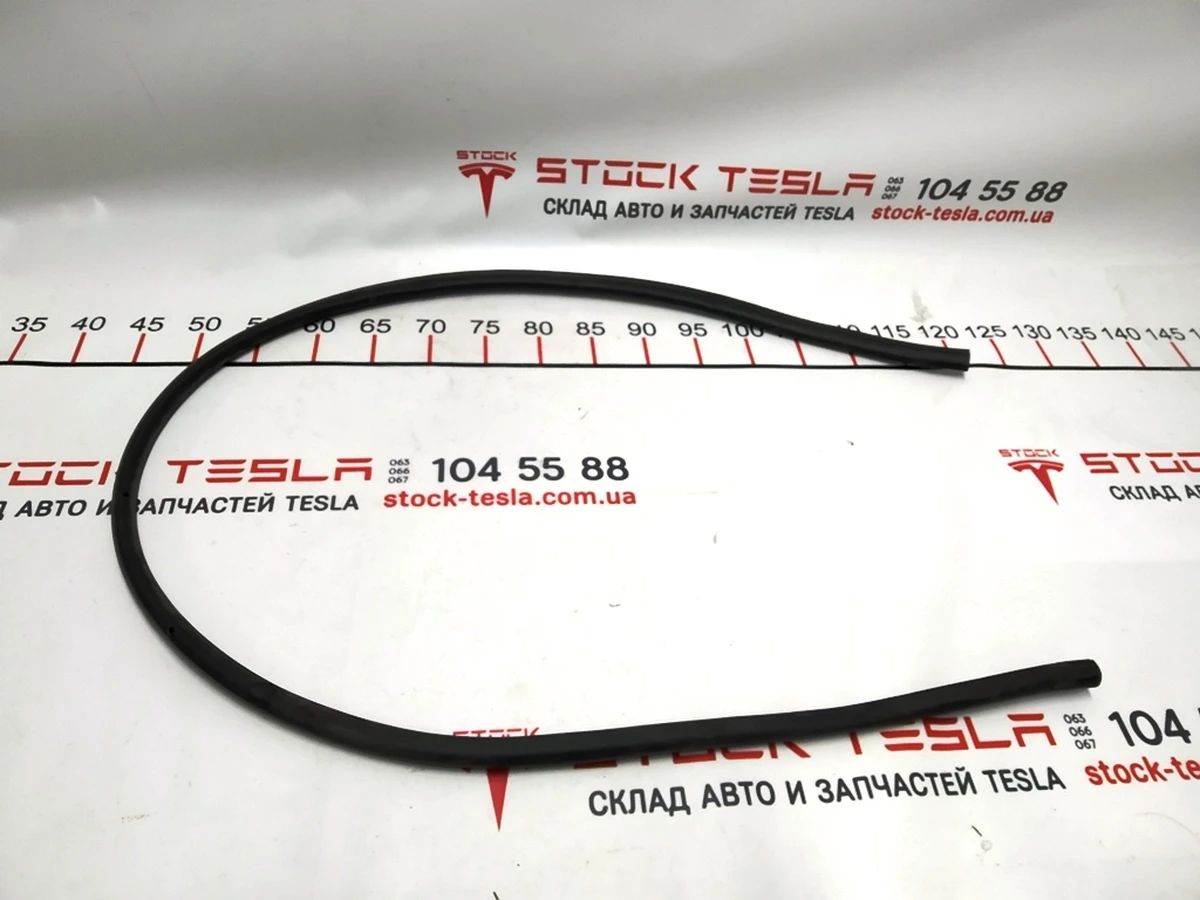3 Уплотнитель двери задней правой Tesla model 3 1090508-00-D