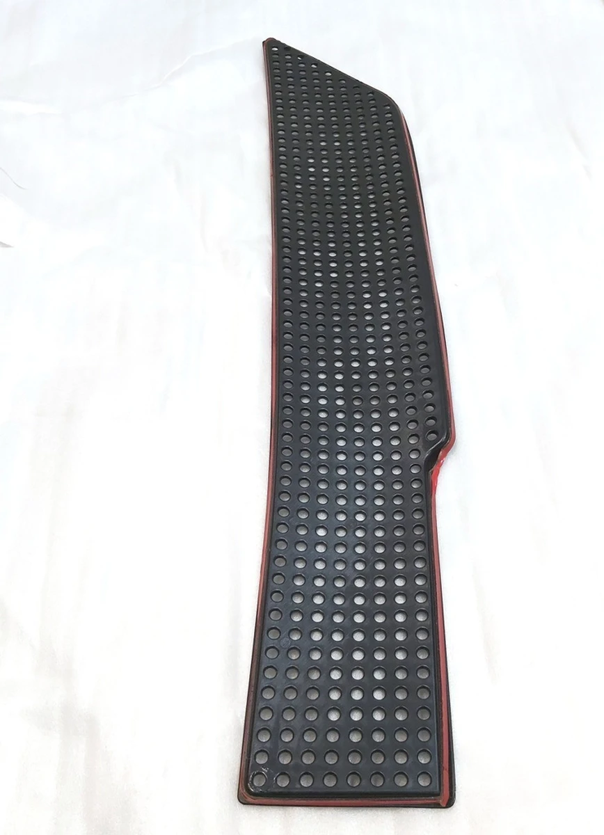 Решітка захисна впускного каналу повітрозабірника салону кліматичної установки Tesla Model 3 1090857-00-C