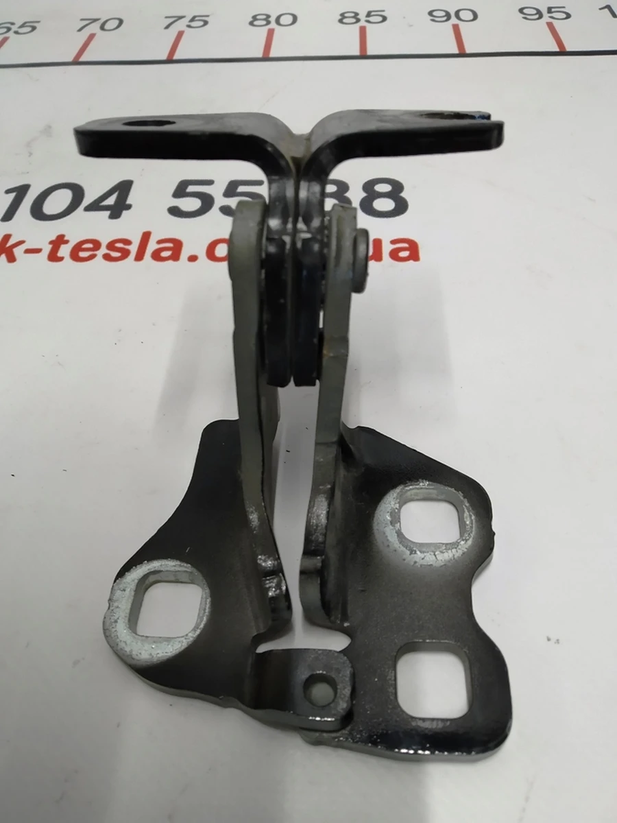 2 Rear right lower door hinge PBSB Tesla model 3 1091330-00-F