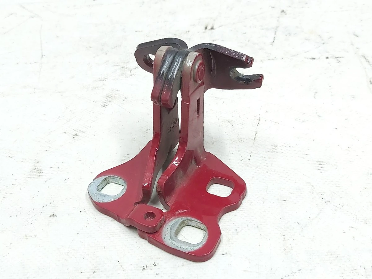 2 Петля двери задней правой нижняя PPMR Tesla model 3 1091330-00-F