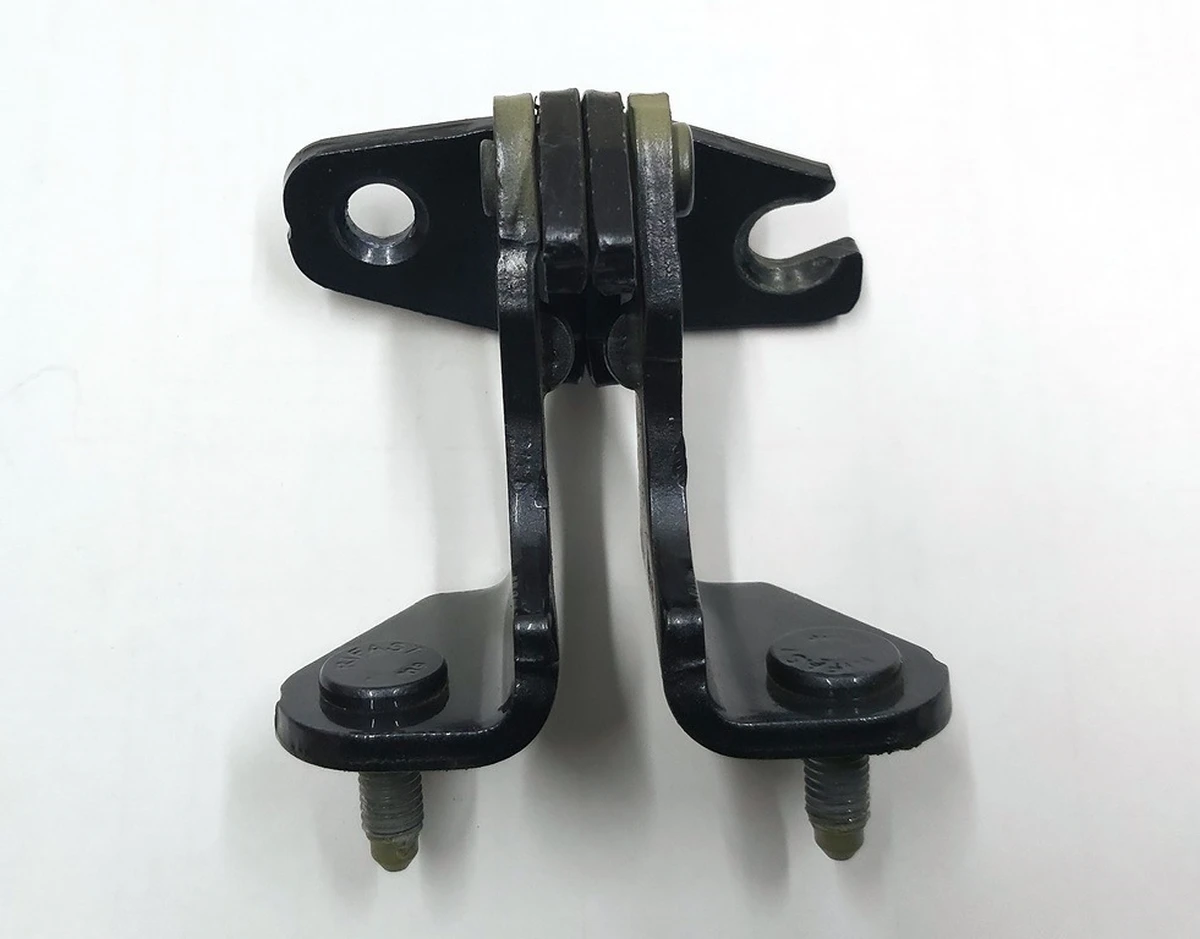 1 Rear right upper door hinge PMNG Tesla model 3 1091332-00-F