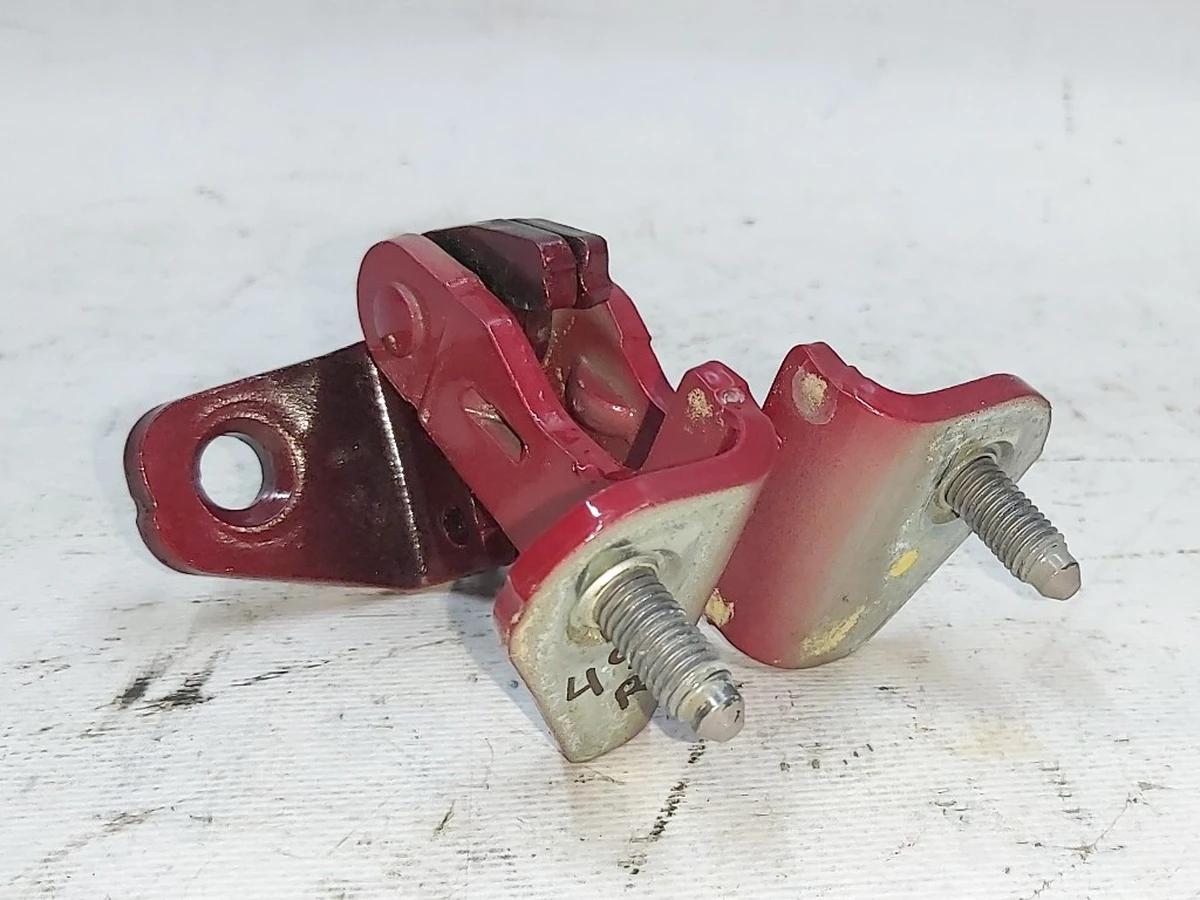 1 Петля двері задньої правої верхня PPMR Tesla model 3 1091332-00-F