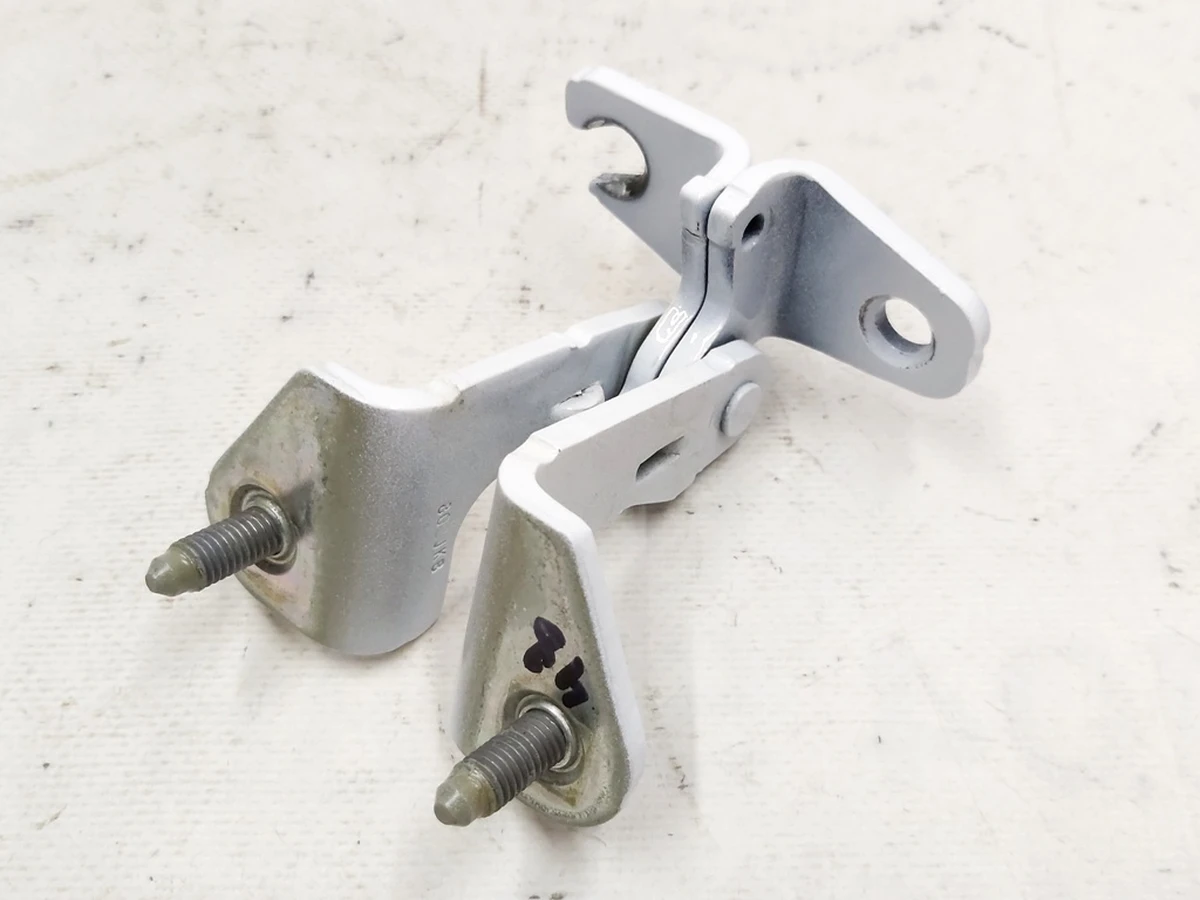 1 Door hinge, rear right upper PPSW Tesla model 3 1091332-00-F