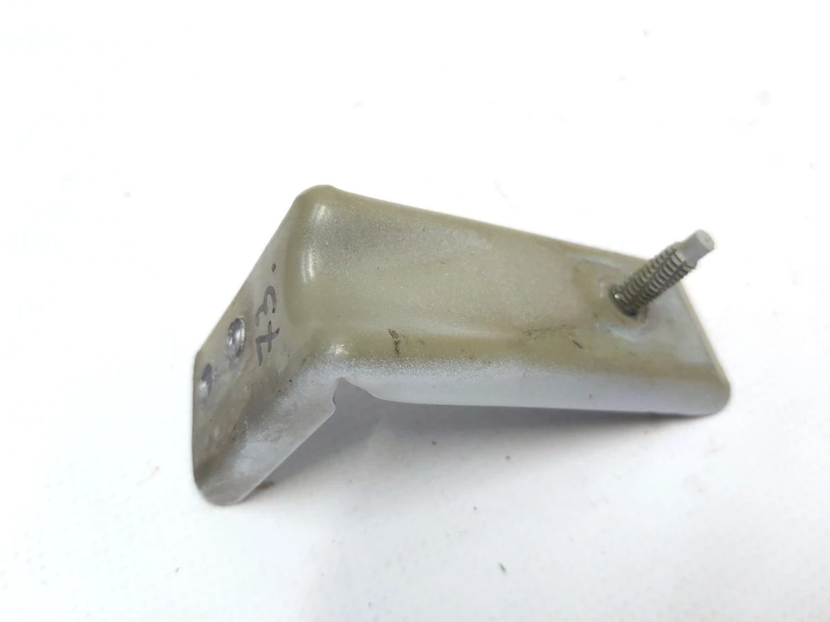 19 Кронштейн кріплення крила переднього правого середній Tesla Model 3, Model 3 Jan 2024 1103450-S0-C