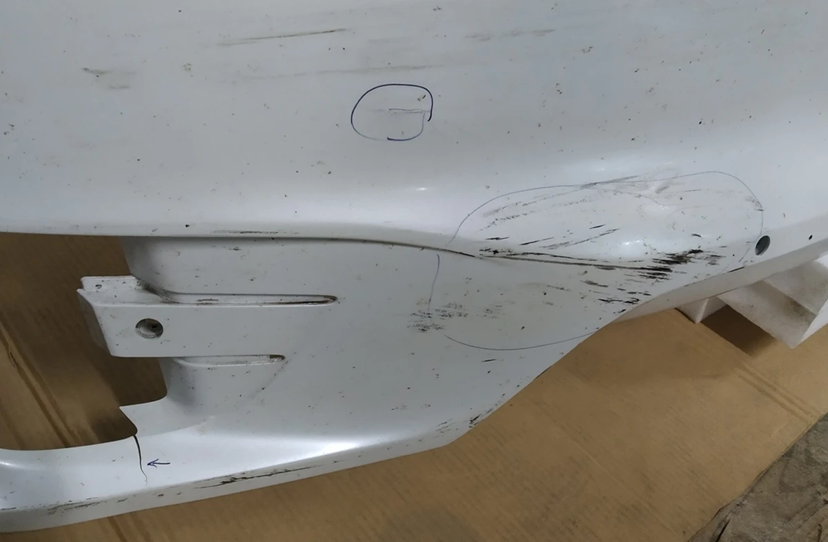 Бампер передній (AUTOPILOT) PEARL WHITE MULTI-COAT-PPSW в зборі з кронш. креп. парктроников і противотум. фар (з пошкодженим.) Tesla model X 1091879-S3-A