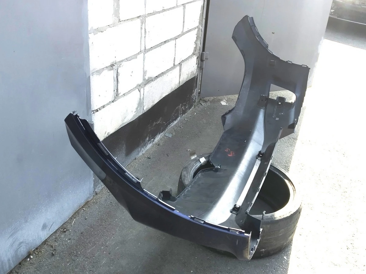 Бампер передній DEEP BLUE METALLIC-PPSB з пошкодженням Tesla Model X 1091879-S5-A