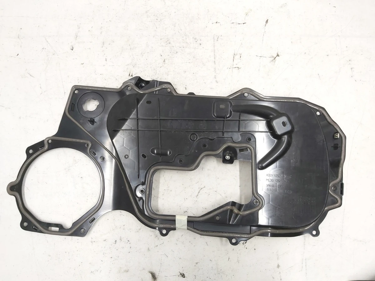 1 M3S FR LH CLOSEOUT PANEL ASSY  Tesla model 3 1092146-00-D