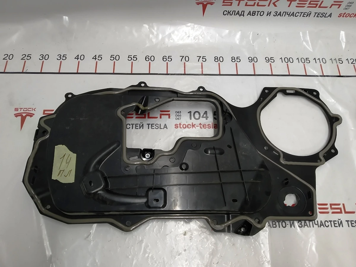 1 M3S FR LH CLOSEOUT PANEL ASSY Tesla model 3 1092146-00-D