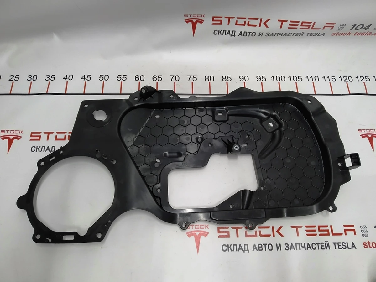 1 M3S FR RH CLOSEOUT PANEL ASSY Tesla model 3 1092147-00-D