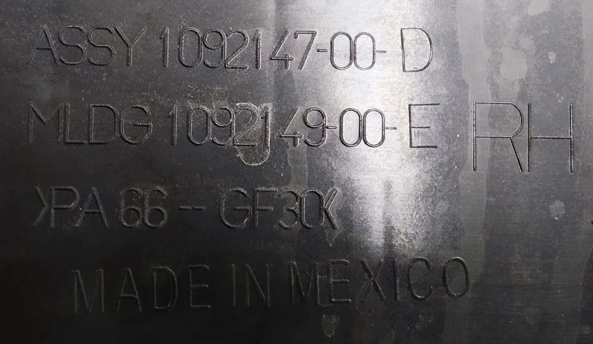 1 M3S FR RH CLOSEOUT PANEL ASSY Tesla model 3 1092147-00-D