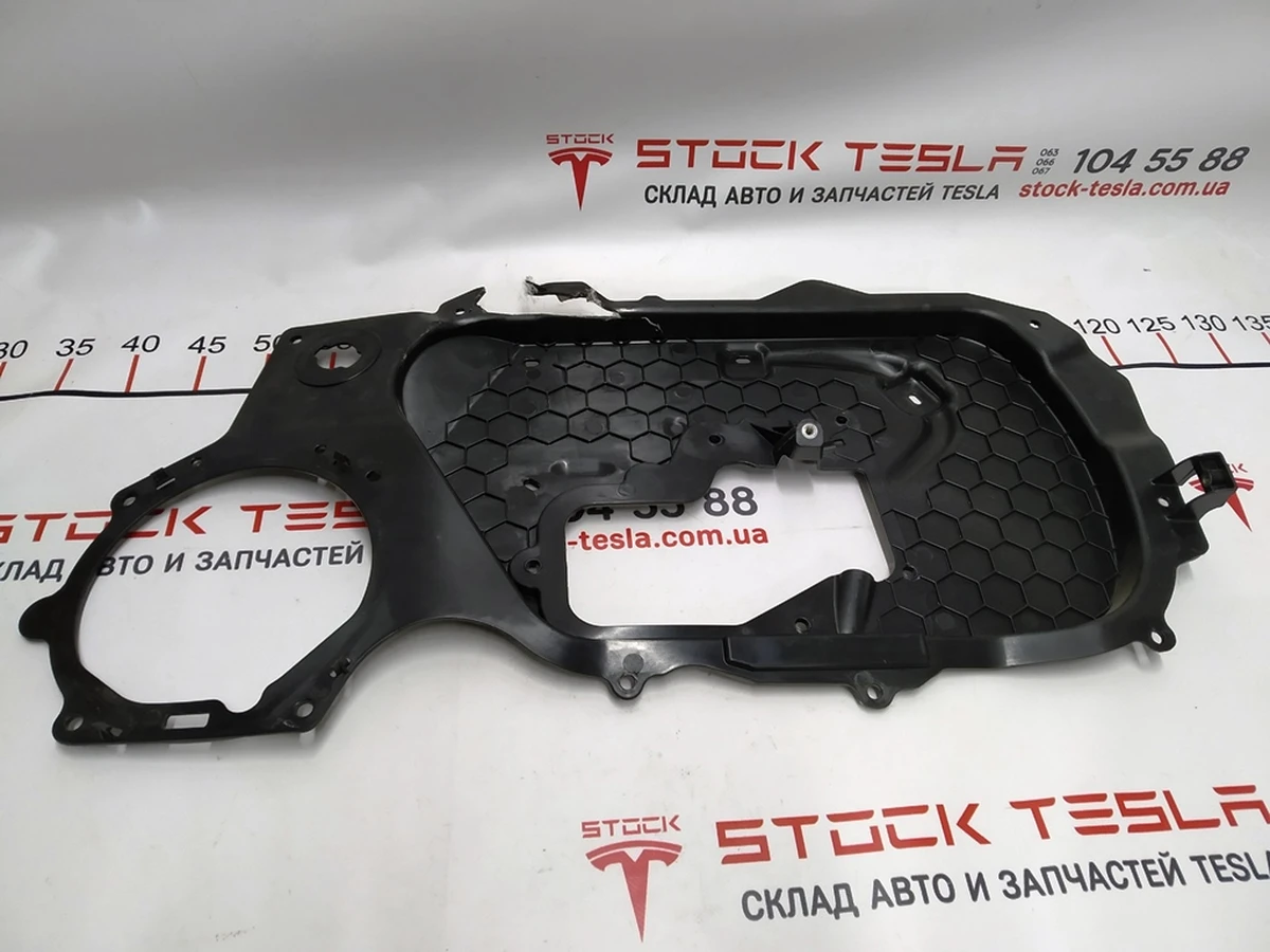 1 Накладка внутрішні двері передньої правої (з пошкодженнями) Tesla model 3 1092147-00-D