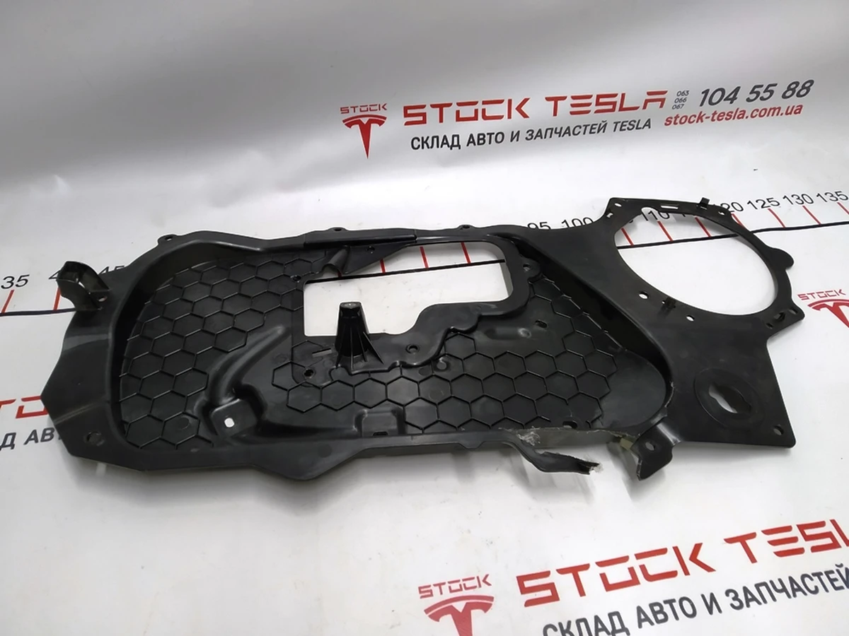 1 Накладка внутрішні двері передньої правої (з пошкодженнями) Tesla model 3 1092147-00-D