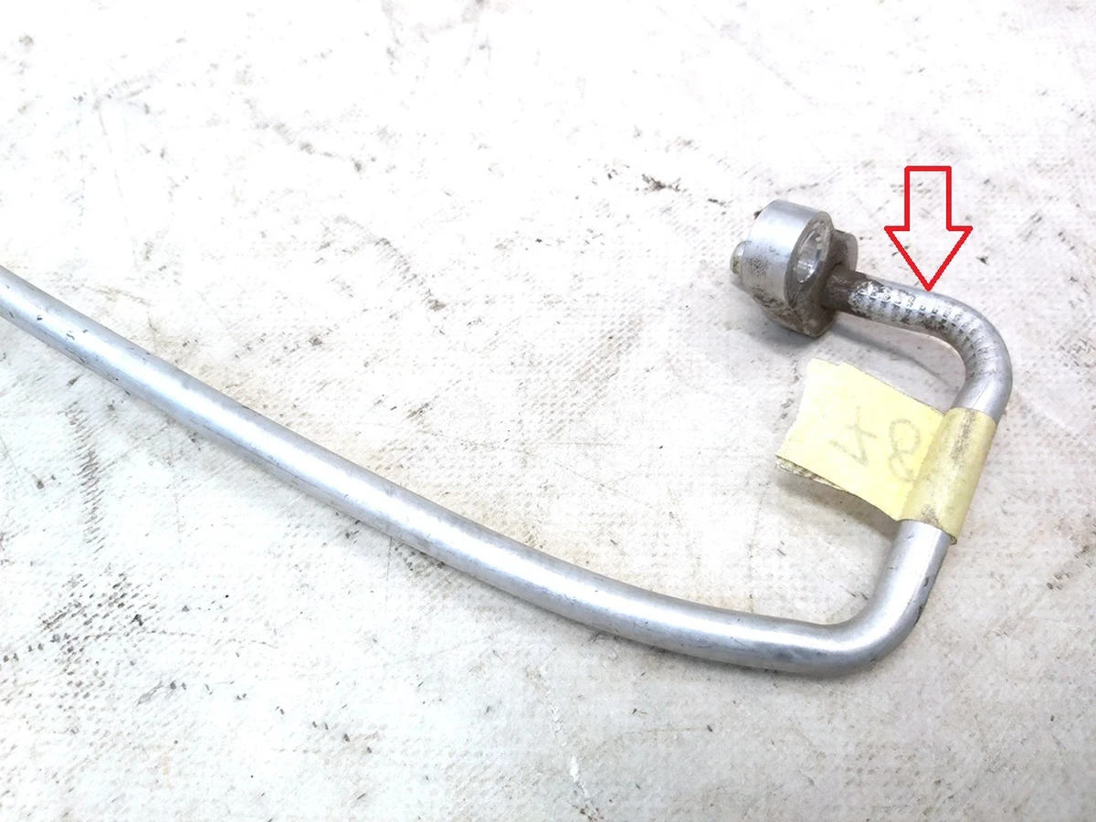 3 Трубопровід кондиціонера R1234YF з пошкодженням Tesla model 3 1092157-00-F