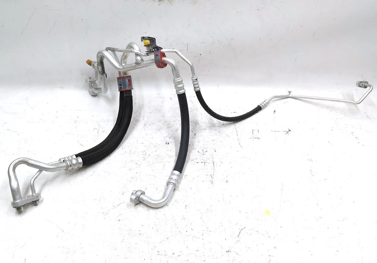3 Трубопровод кондиционера R1234yf Tesla model 3 1092157-00-F
