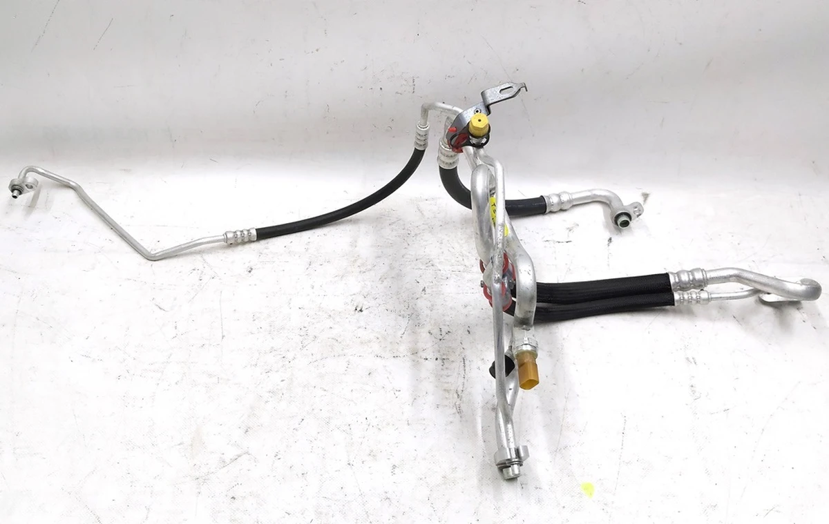 3 Трубопровод кондиционера R1234yf Tesla model 3 1092157-00-F